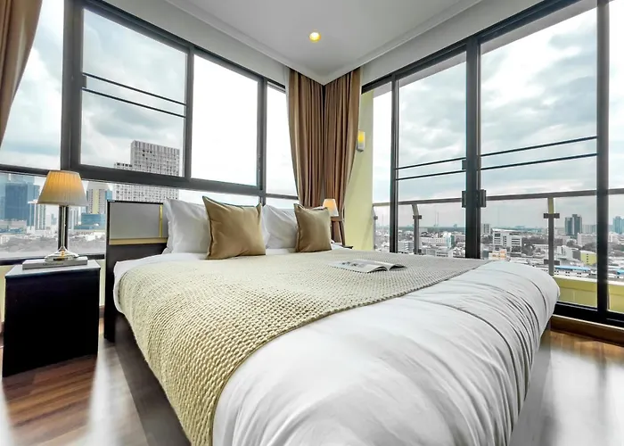 Near Bts L Large 85 Sqm L Rooftop Pool L Sontana Bangkok