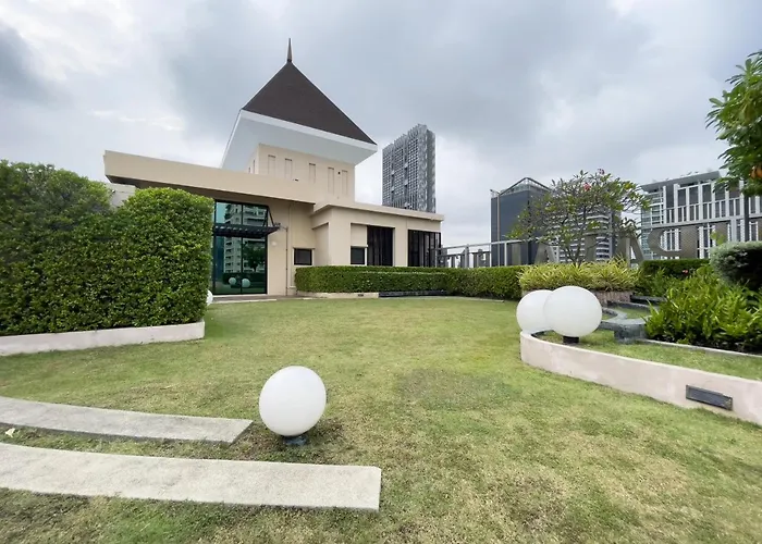 Near Bts L Large 85 Sqm L Rooftop Pool L Sontana Bangkok