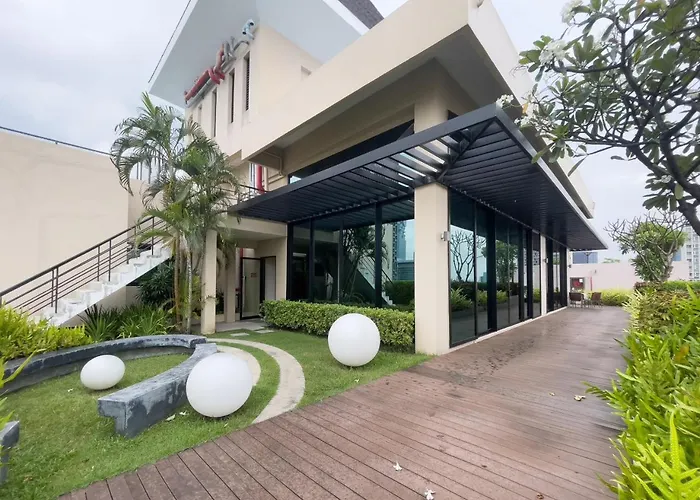 Near Bts L Large 85 Sqm L Rooftop Pool L Sontana Bangkok